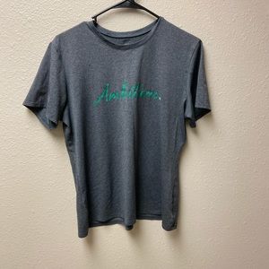 Large women’s under armour tee